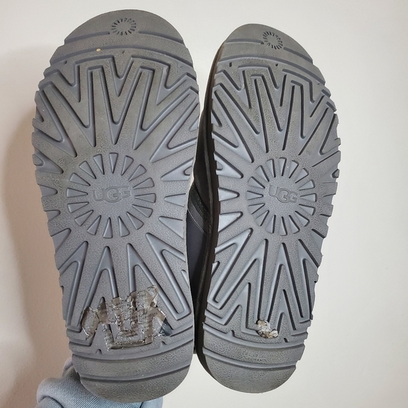 Womens UGG Neumel 11 Graphic Boots Size 8 with box - Picture 8 of 10